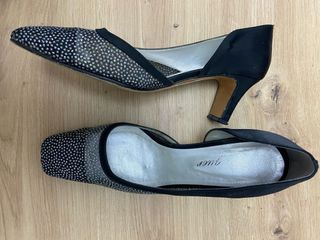 Zapatos fiesta negros y plateados y bolso  a juego