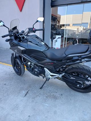 HONDA NC750X Manual