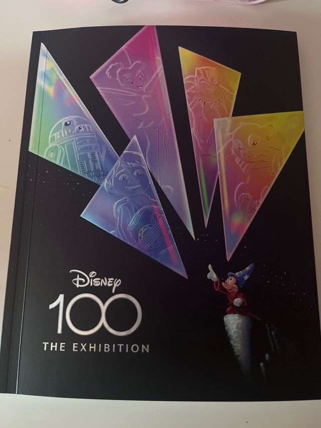 Libro Disney 100 anniversary “The exhibition”