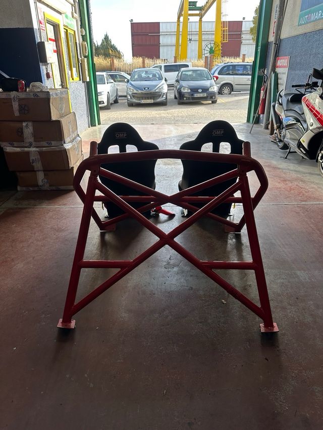 Gabbia di sicurezza rossa per Golf V