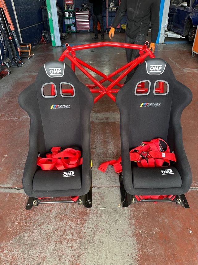 Gabbia di sicurezza rossa per Golf V