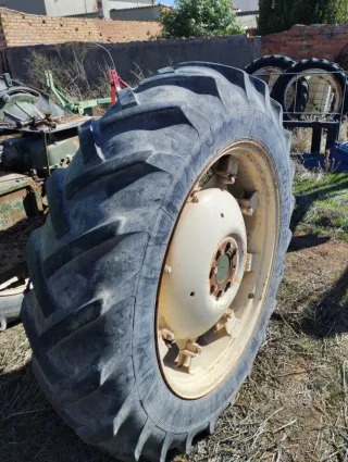 Ruedas Tractor 13.6-38