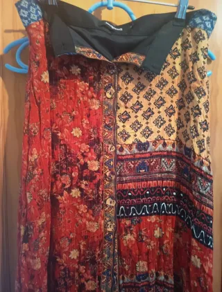 Falda larga Desigual Talla 38 sin uso