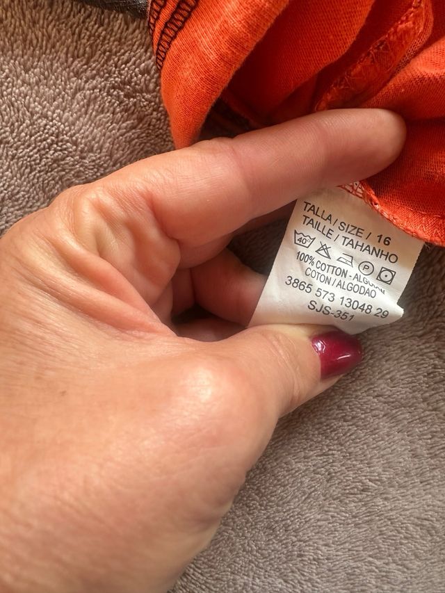 Camiseta manga larga con capucha