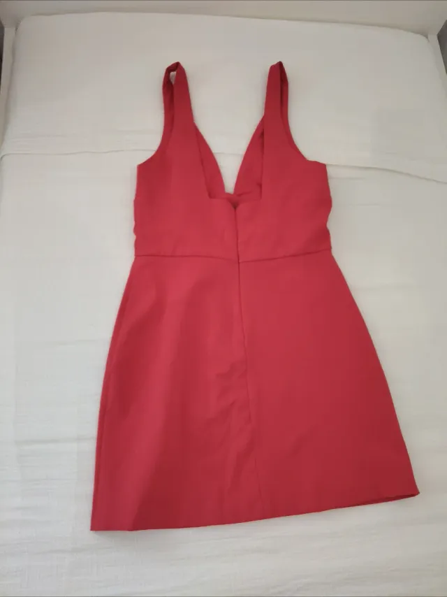 Vestido rojo escote pico