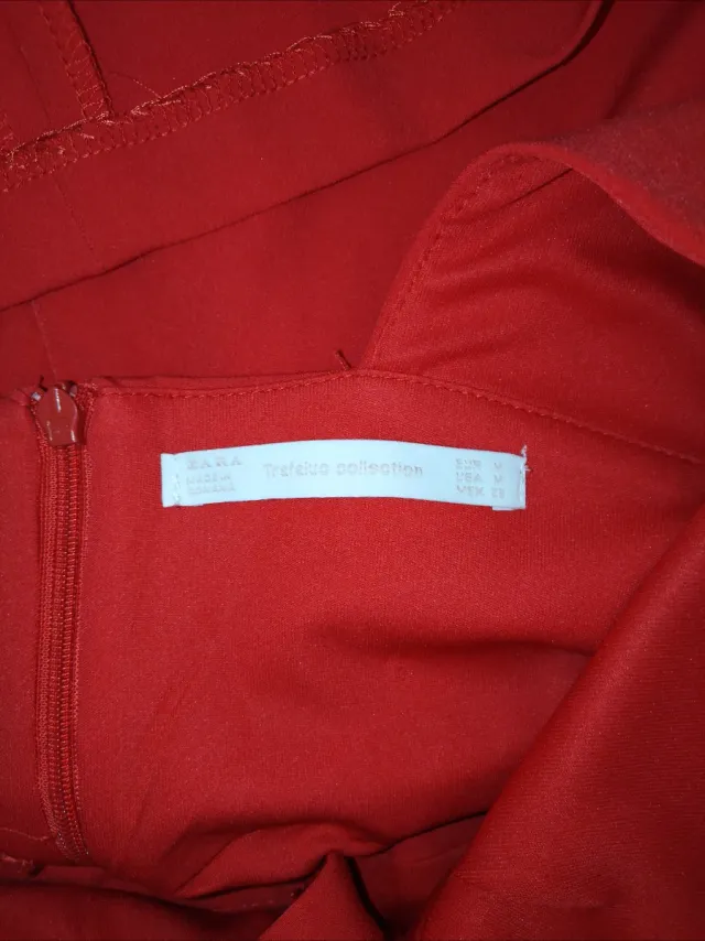 Vestido rojo escote pico