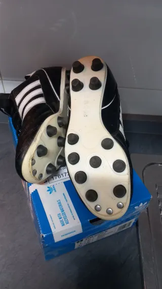 Botas de fútbol Adidas Kaiser Negras Talla 39,5