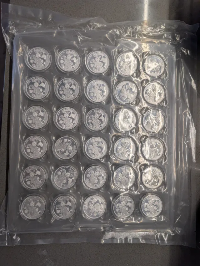 30 Monedas Panda 1 Oz 2025 Selladas