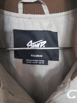 Cazadora aviador beige y blanca estilo  bomber