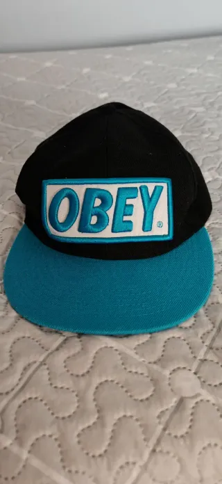 Gorra Obey Negra y Azul