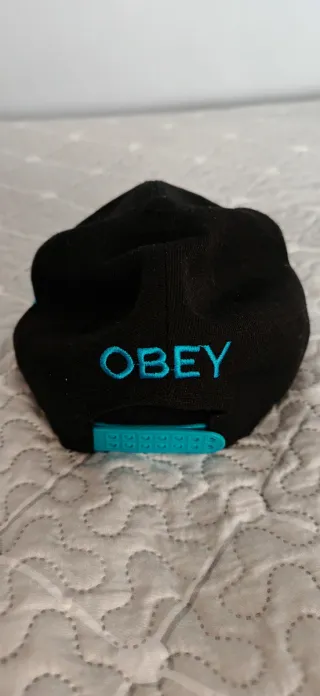 Gorra Obey Negra y Azul