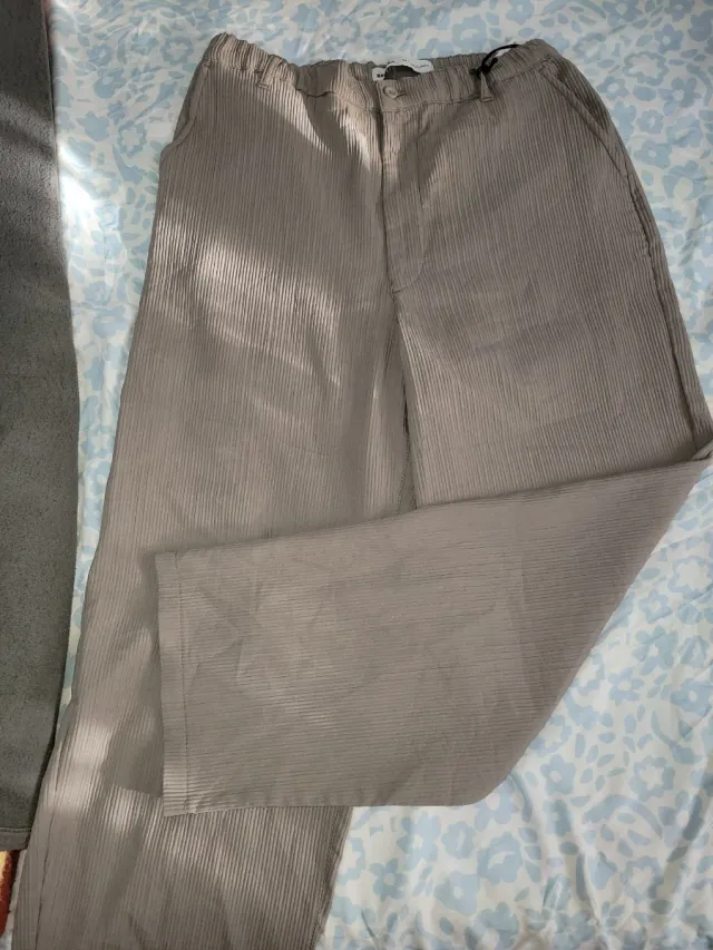 Pantalón bershka beige de pana ancho