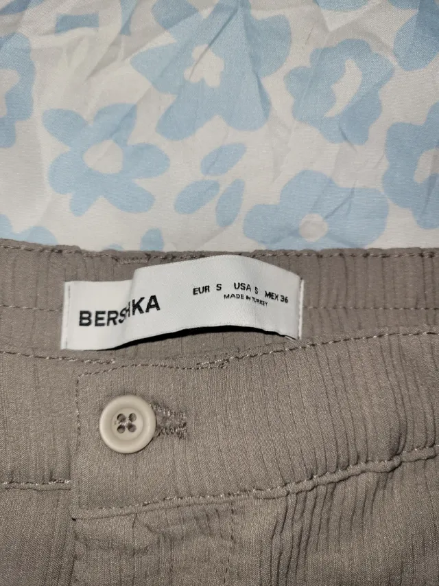 Pantalón bershka beige de pana ancho