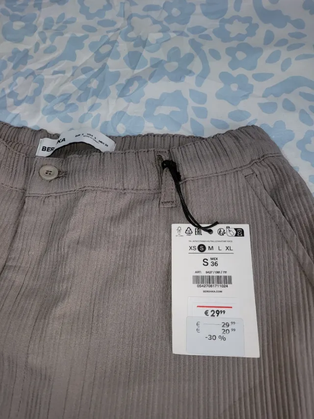 Pantalón bershka beige de pana ancho