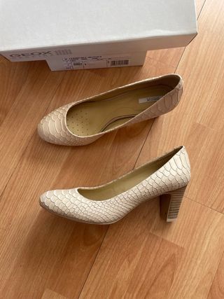 Zapatos Geox tacón beige talla 37