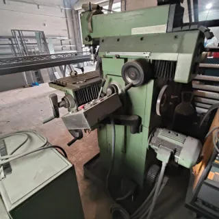 Fresadora industrial verde