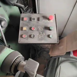 Fresadora industrial verde