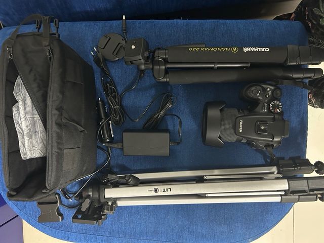 Cámara Fujifilm + 2 Trípodes Finepix S100 FX