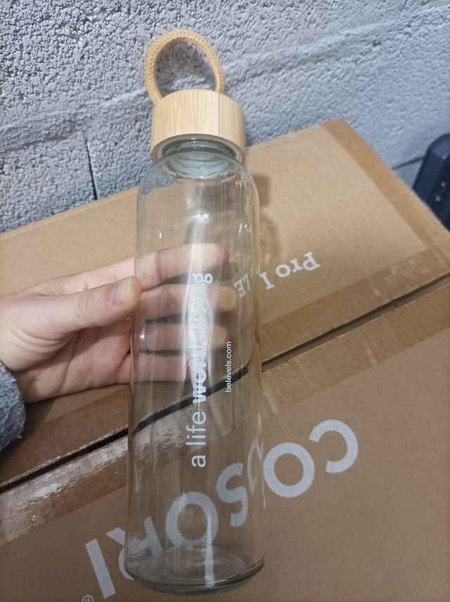 Botella de cristal Belevels con tapa bambú