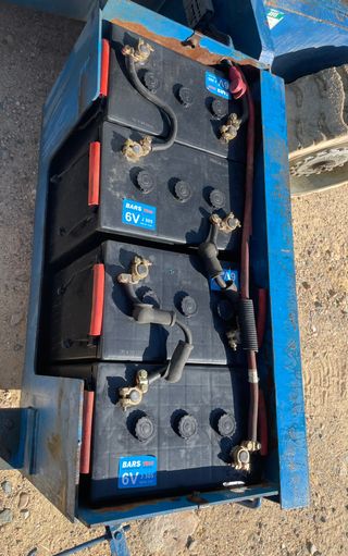 BATERIAS NUEVAS Y CE -PLATAFORMA ARTICULADA GENIE