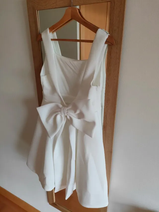 Vestido blanco con lazo