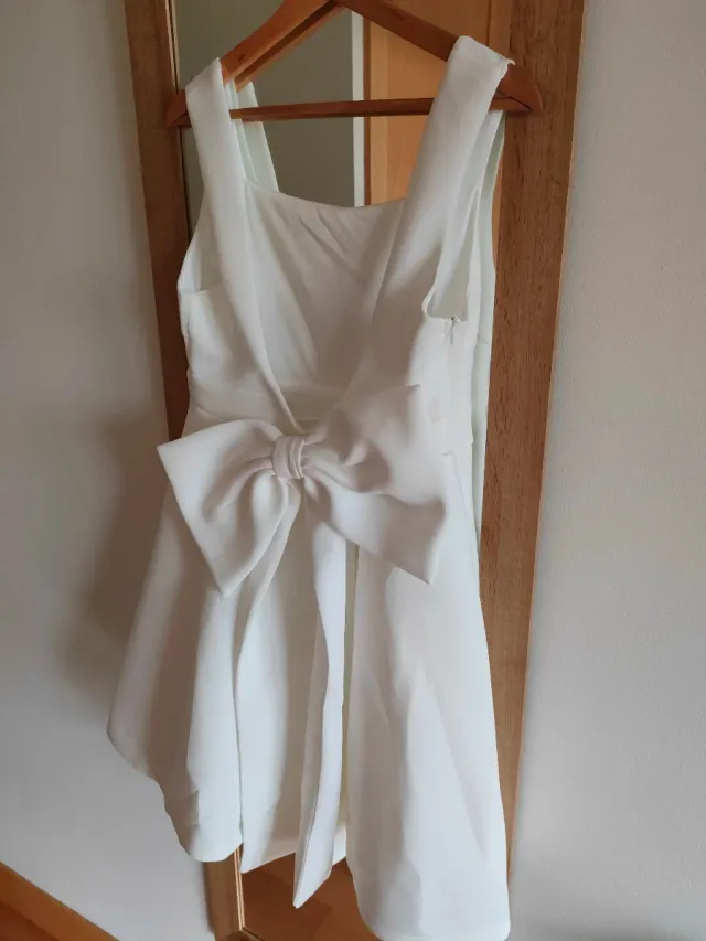 Vestido blanco con lazo