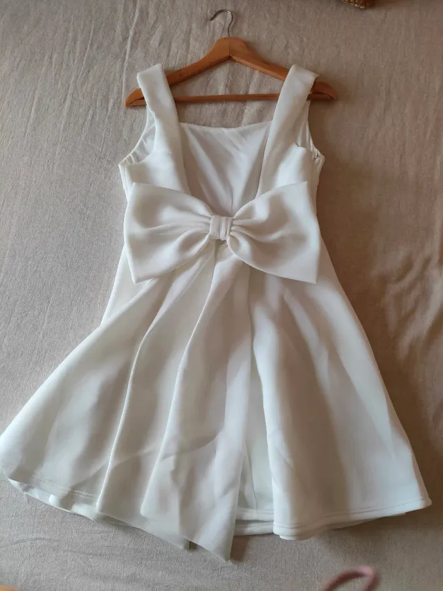 Vestido blanco con lazo