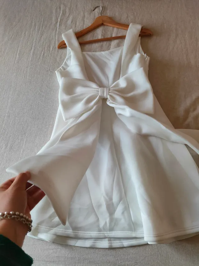 Vestido blanco con lazo