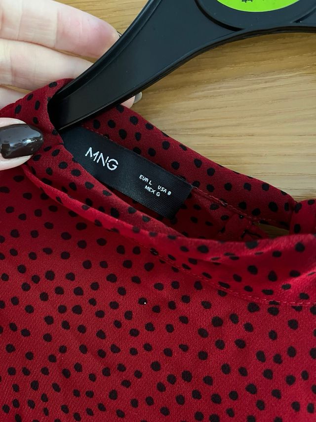 Blusa roja lunares negros Mango