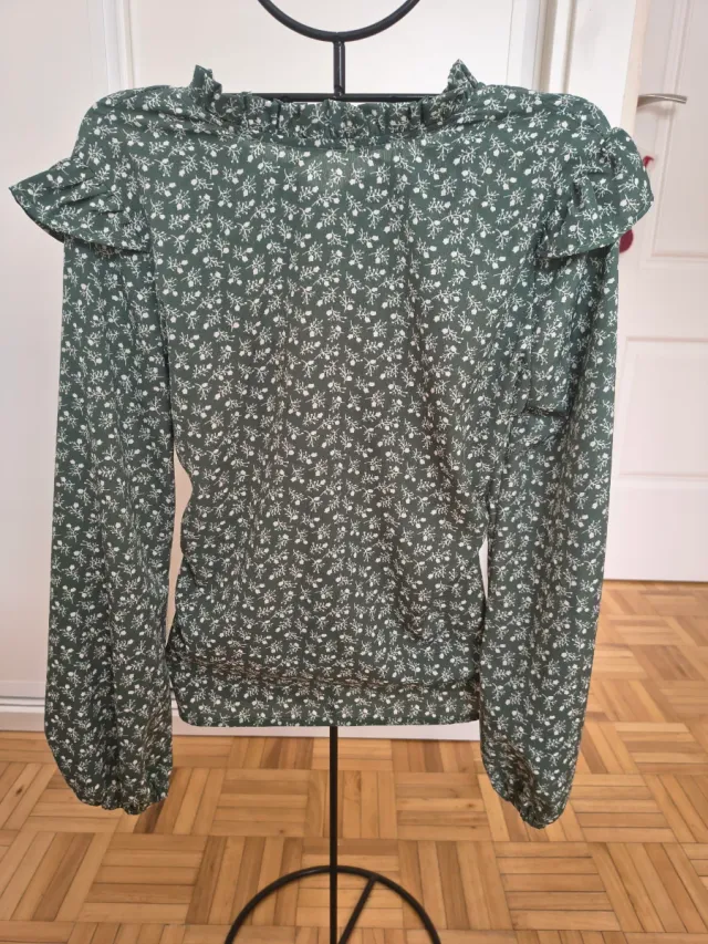 Blusa verde con estampado floral,160cm
