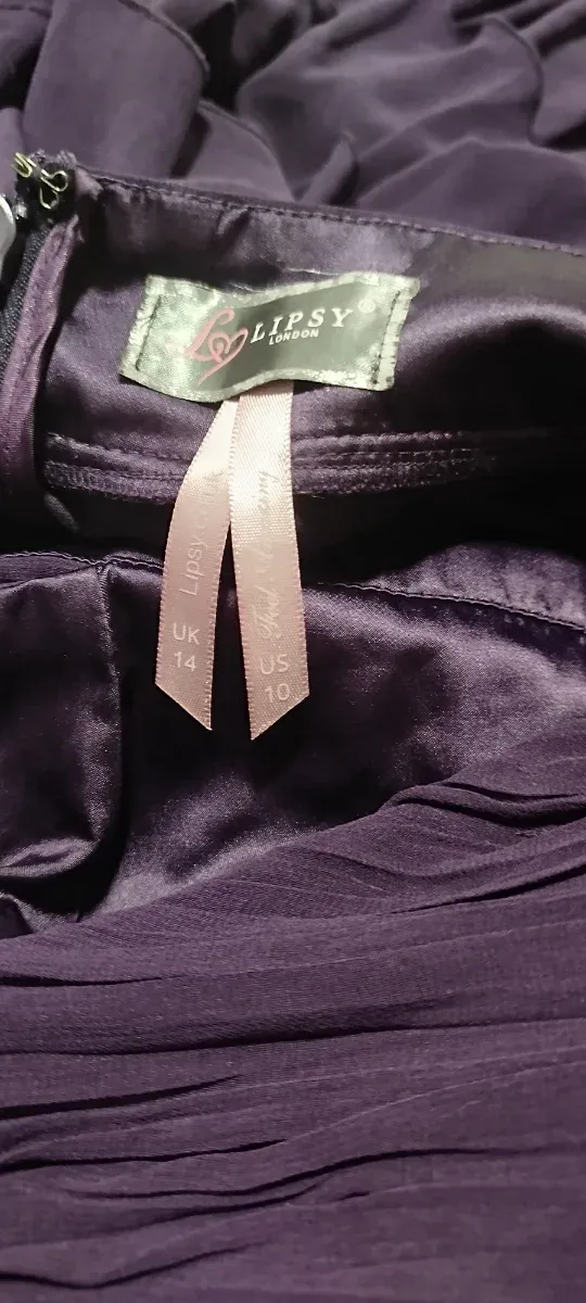 Vestido morado con cut out