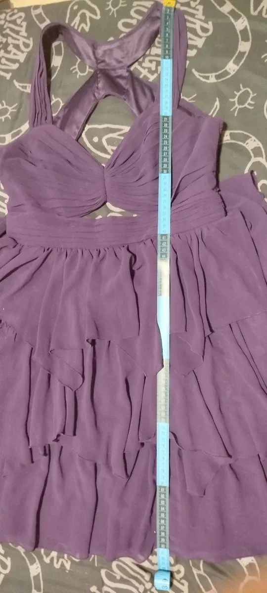 Vestido morado con cut out