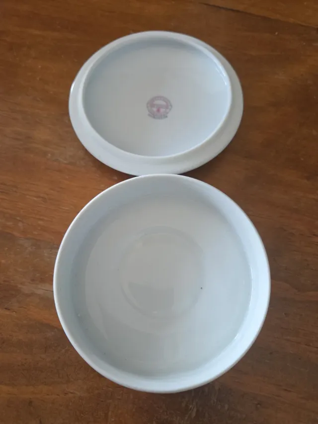 Caja porcelana Limoges Virgen y Niño