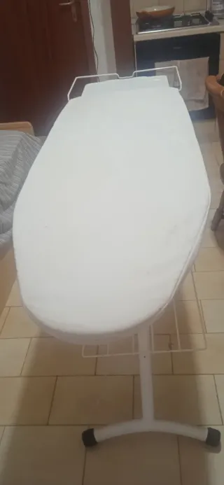 Asse da stiro bianco