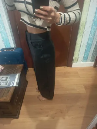 Falda larga cuero sintético Stradivarius