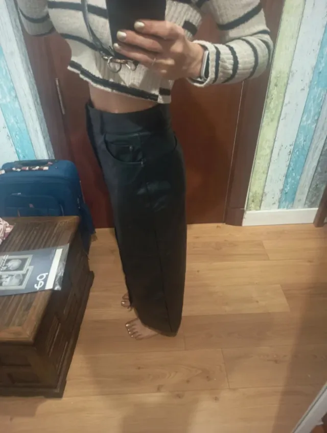 Falda larga cuero sintético Stradivarius