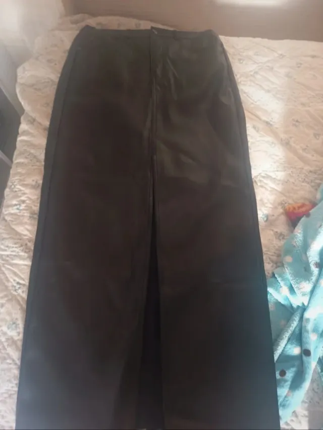 Falda larga cuero sintético Stradivarius