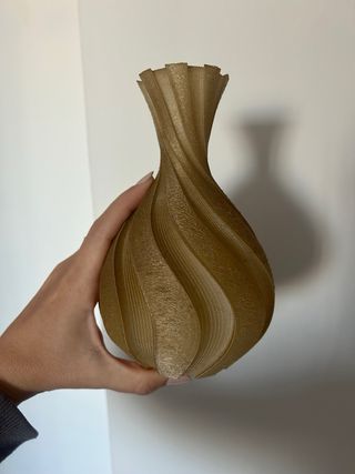 Jarrón Decorativo Dorado hecho con impresora 3D