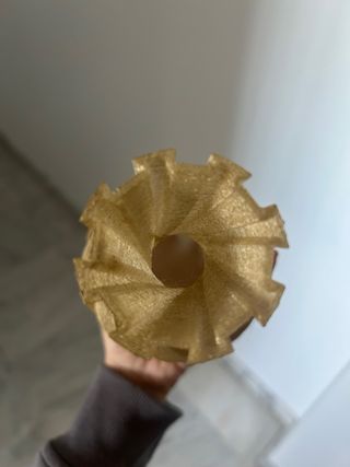 Jarrón Decorativo Dorado hecho con impresora 3D