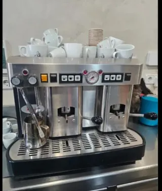 Macchina da caffè La Piccola Cecilia 2 Gruppi Usata