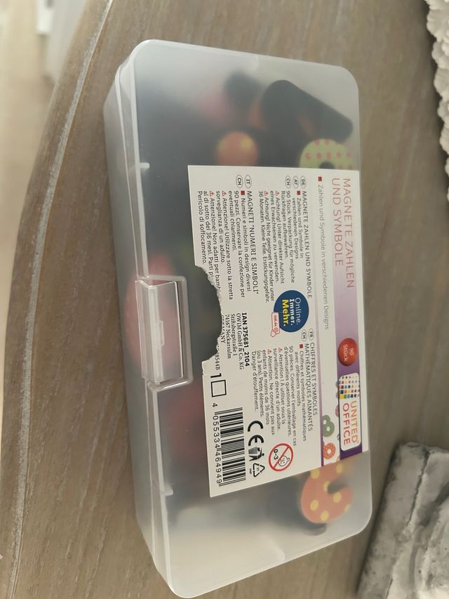 Números y símbolos magnéticos United Office