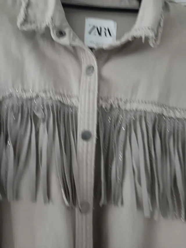 Chaqueta Zara flecos brillos beige