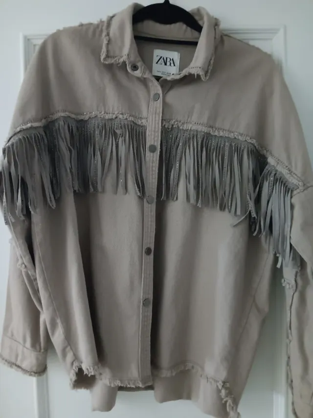 Chaqueta Zara flecos brillos beige