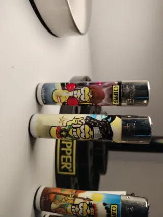 Lotto n9 • Accendini Clipper emoticon