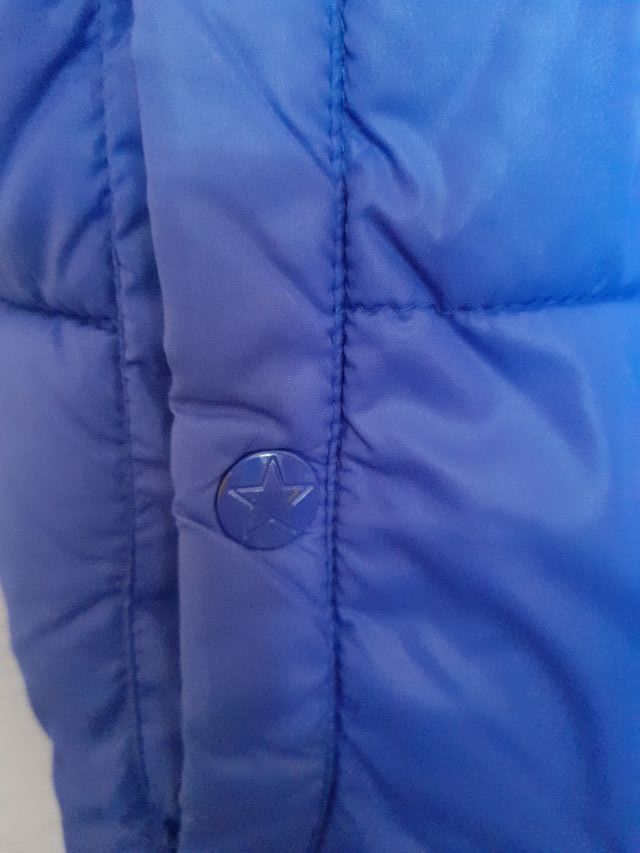 Chaleco azul acolchado