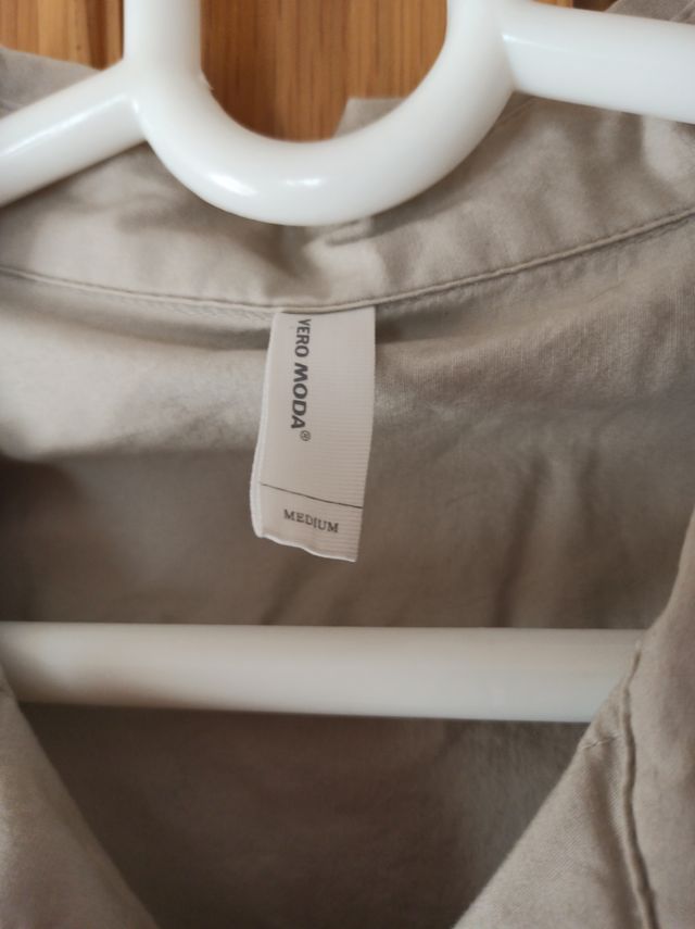 Vestido beige manga larga