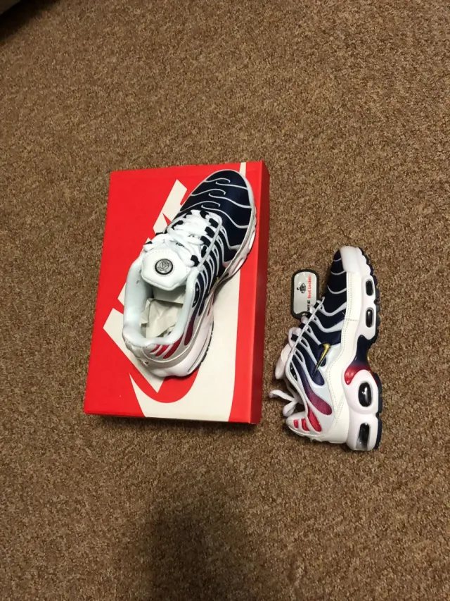 Son nuevos Tn de niños  tengo varias colores de ta