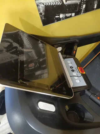 Cinta de correr con pantalla táctil y WiFi