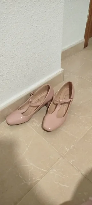 Zapatos tacón bajo plantilla mullida beige/rosa
