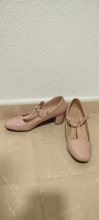 Zapatos tacón bajo plantilla mullida beige/rosa